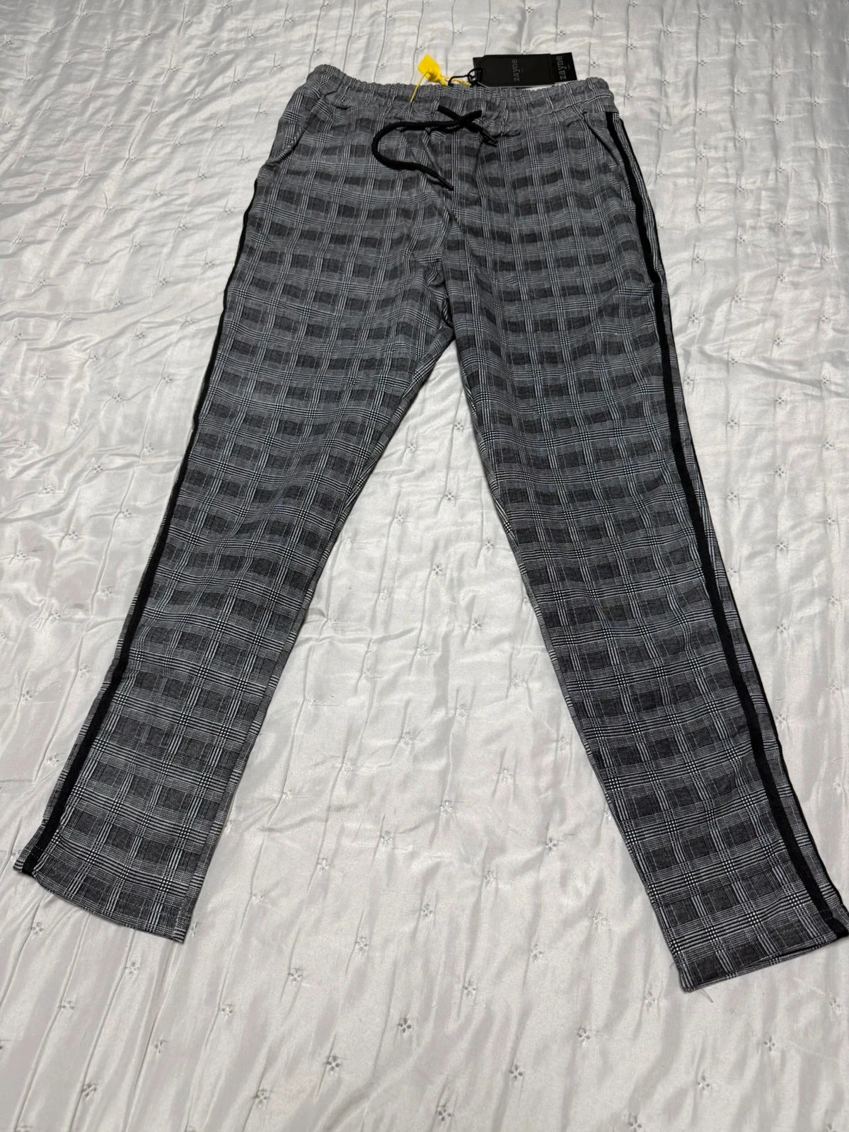 Plaid jogger/chino style pants with side stripes - Zayne – photo 2
